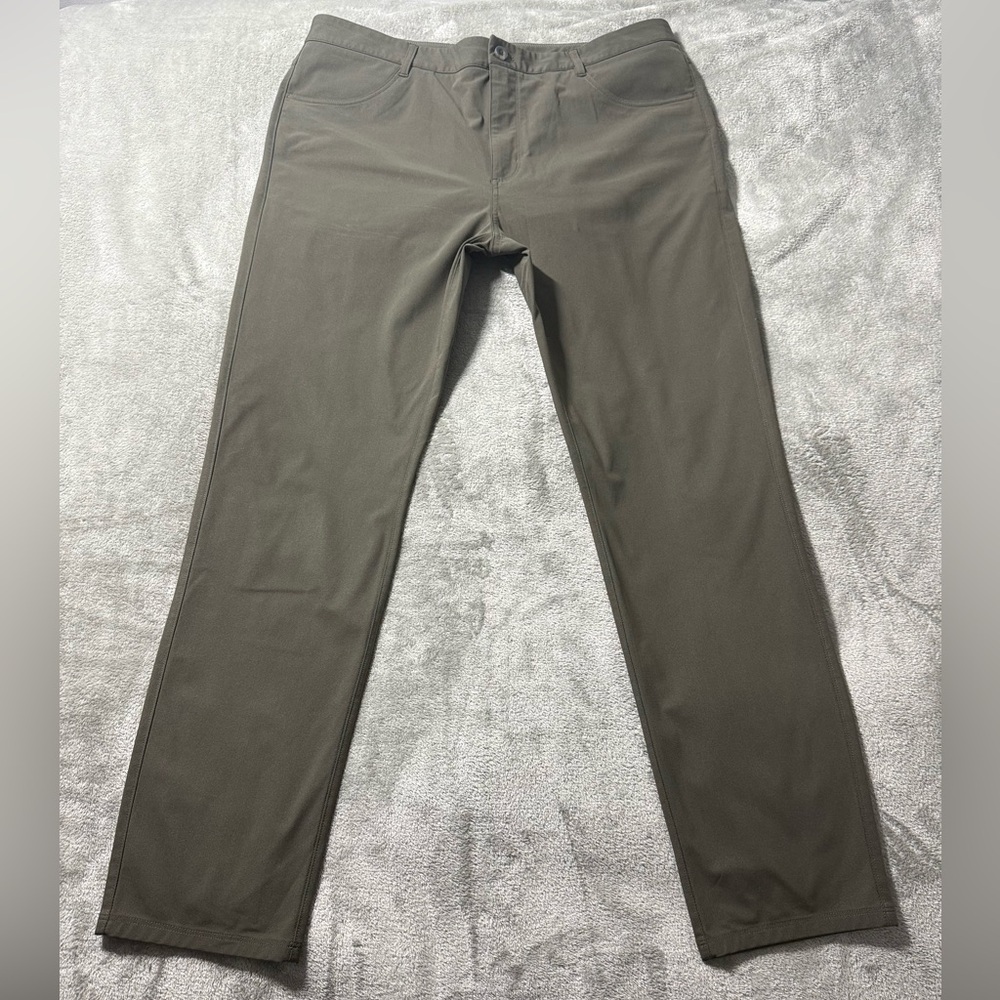 Vuori Meta Performance Pants Mens 38x32 Green Stretch Casual Athletic